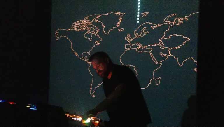 Ανταπόκριση: Com Truise, Roundh0use @ Bios Ρομάντσο – Τετάρτη 11/09/2019